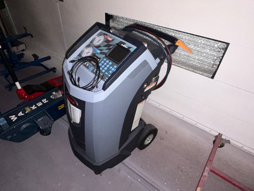 Robinair A/C Tester and Recovery System