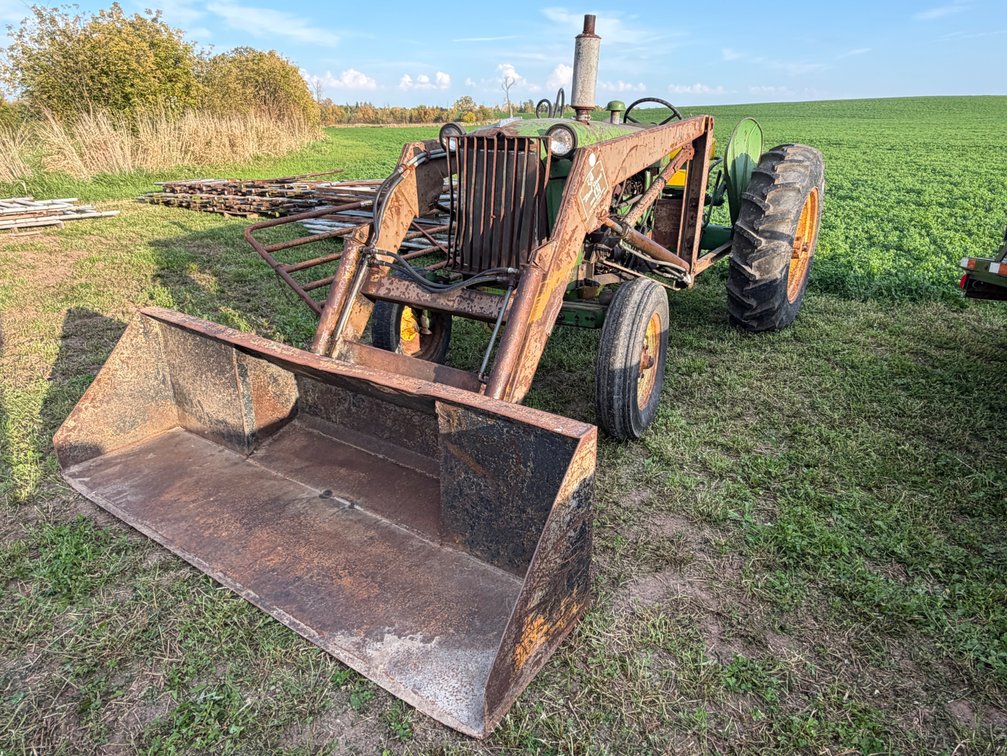 1010 John Deere Tractor With Loader
