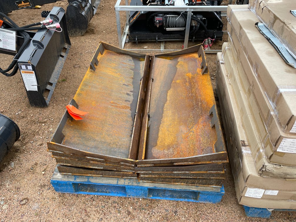 LandHonor Skid Steer Universal Adapter Plate Attachment