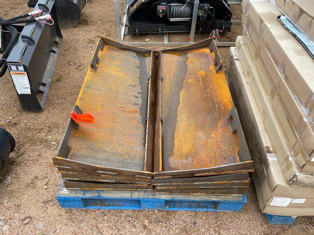 LandHonor Skid Steer Universal Adapter Plate Attachment
