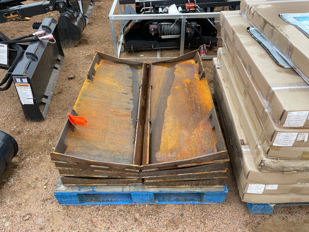 LandHonor Skid Steer Universal Adapter Plate Attachment