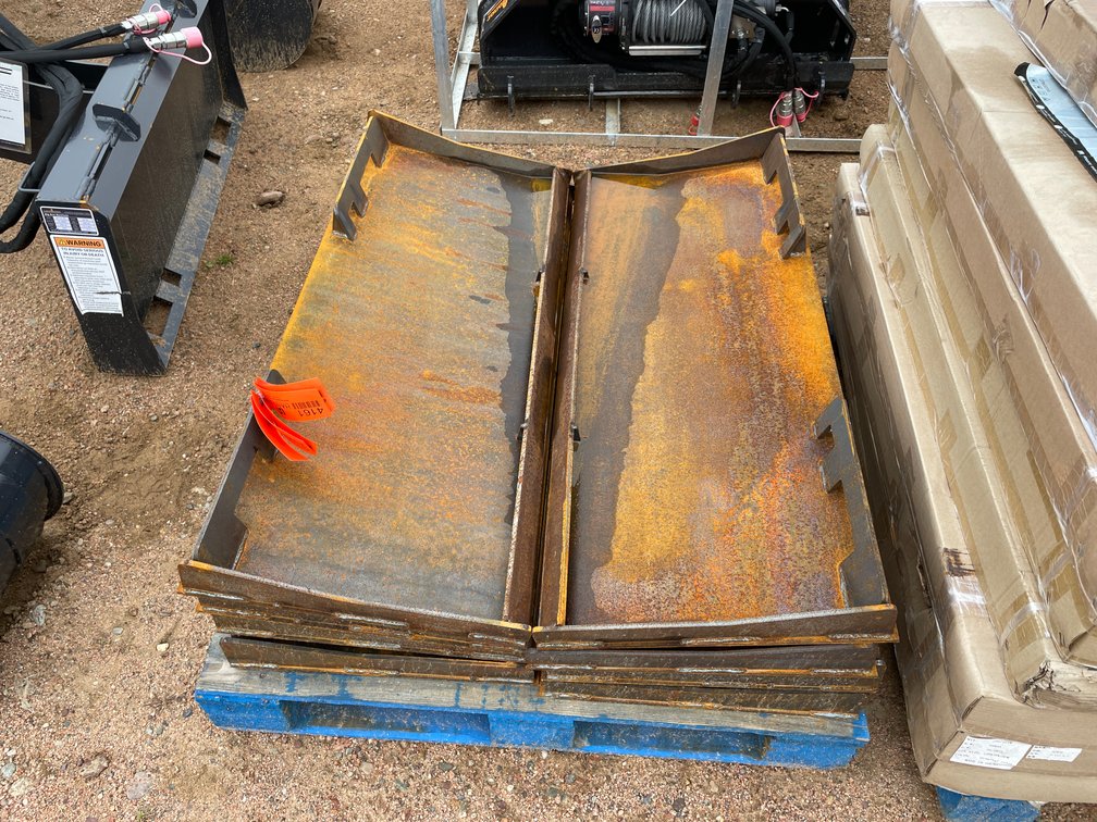 LandHonor Skid Steer Universal Adapter Plate Attachment