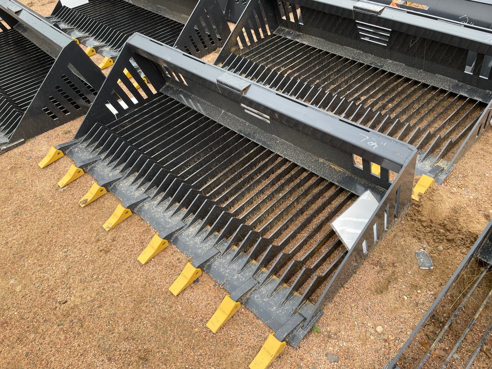 LandHonor 72" Skid Steer Rock Bucket Attachment