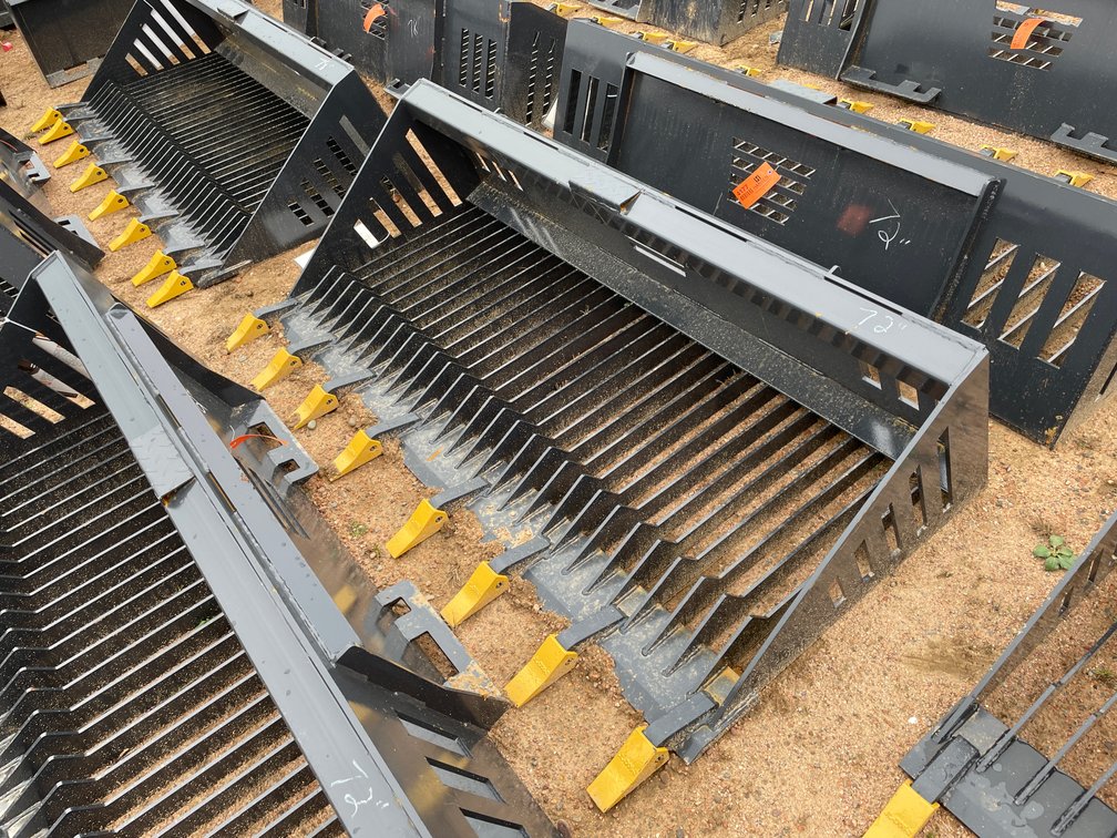 LandHonor 72" Rock Bucket Attachment