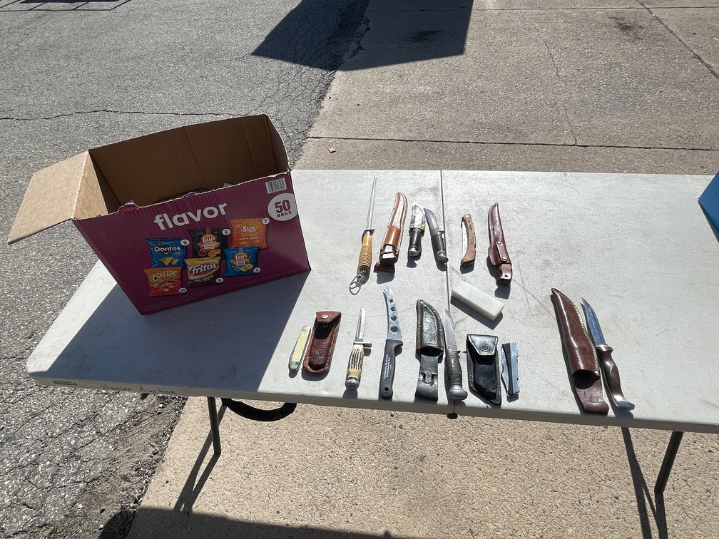 Box of Various Style Knives (Neenah, WI)