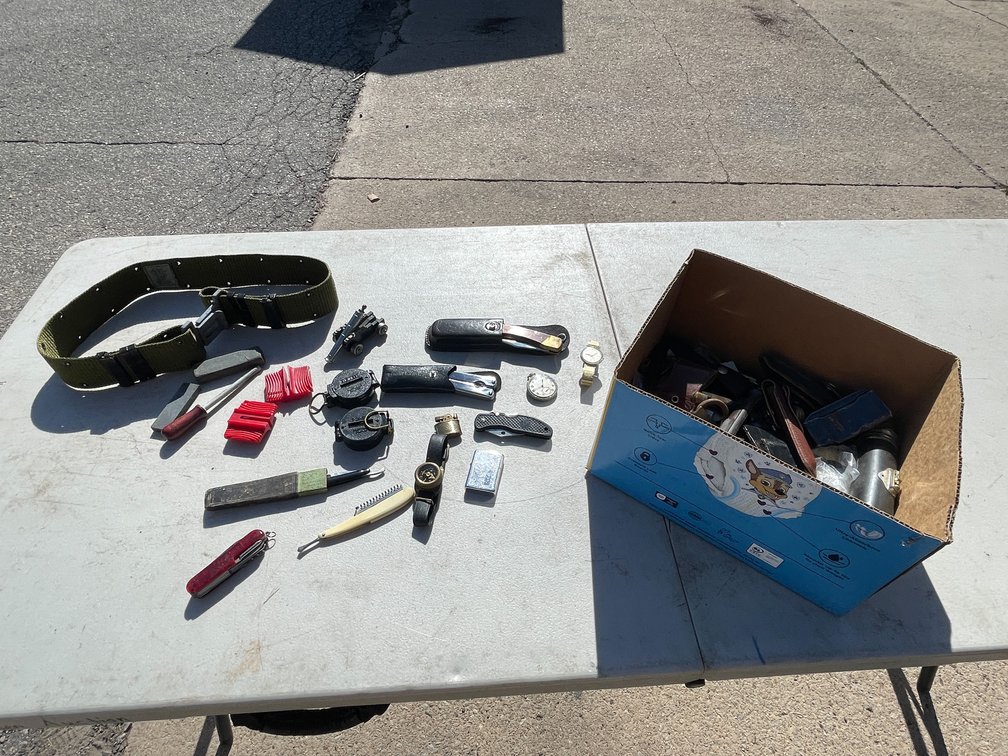 Box Various Brand and Style Knives (Neenah, WI)