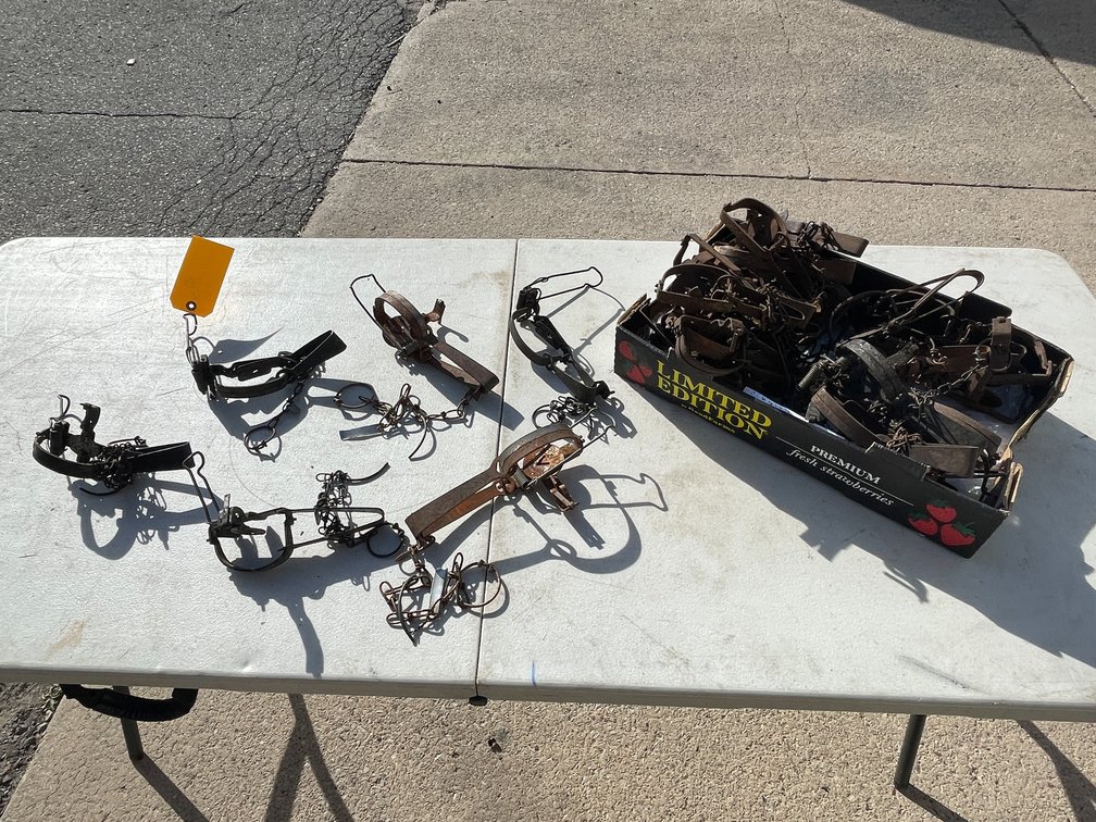Vintage Metal Traps (Neenah, WI)