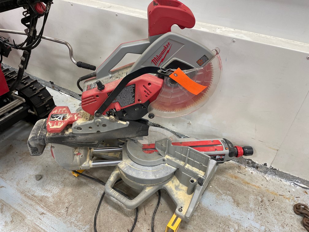 Milwaukee 12" Sliding Compound Miter Saw