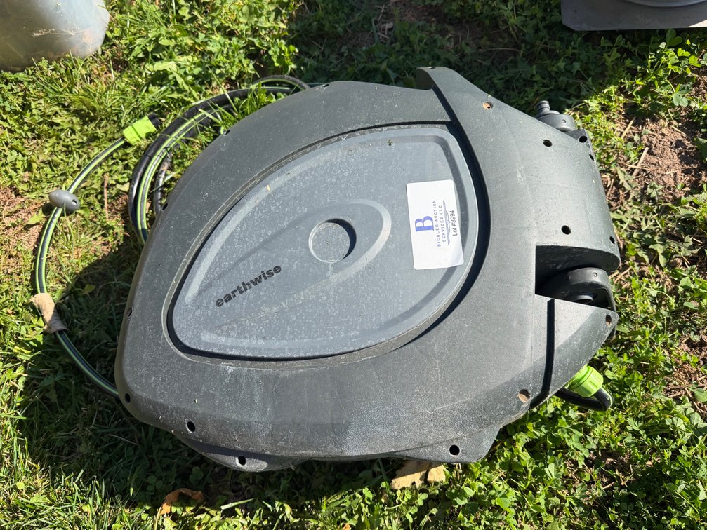 Earthwise Retractable Hose Reel