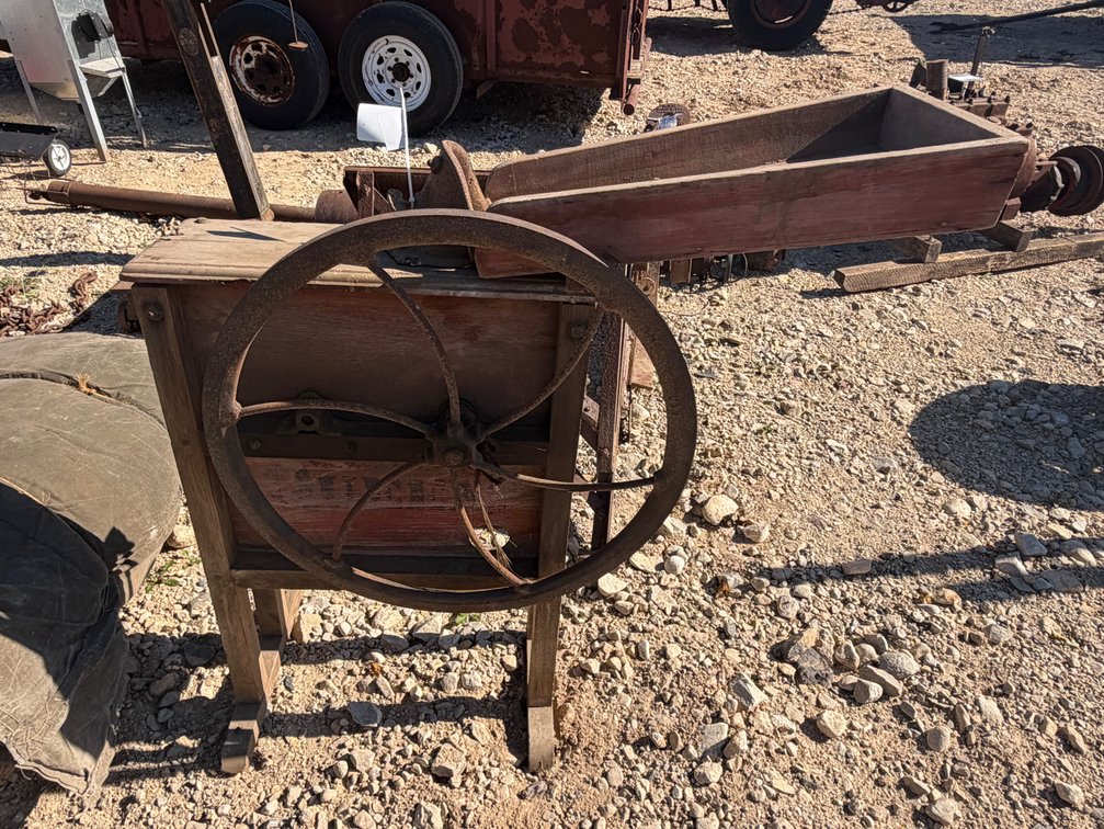 Hand Corn Sheller