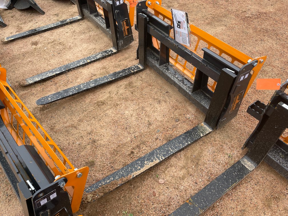 LandHonor Skid Steer Pallet Fork Attachment