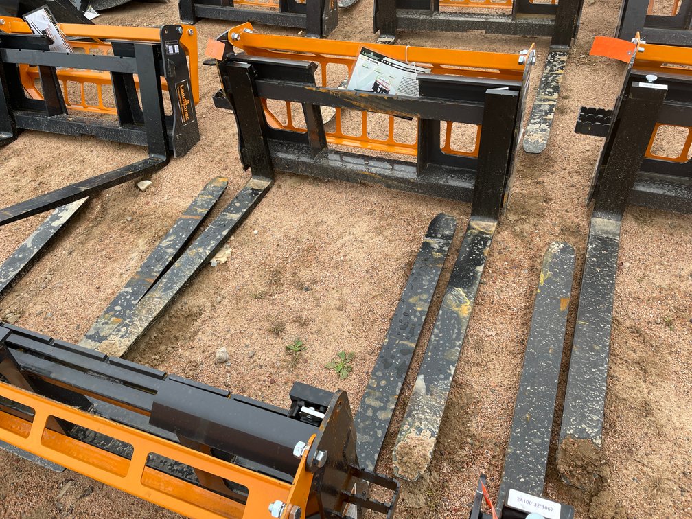 LandHonor Pallet Fork Frame Attachment