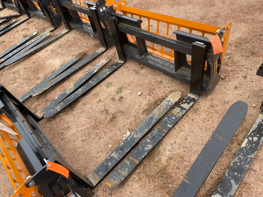 LandHonor Pallet Fork Frame Attachment