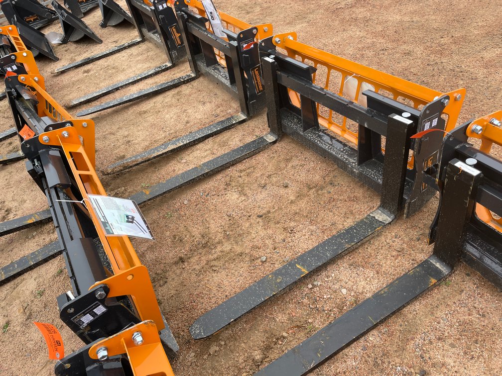 LandHonor Skid Steer Pallet Fork Frame Attachment