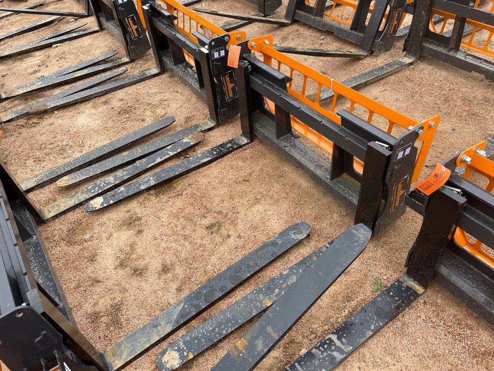 LandHonor Pallet Fork Frame Attachment