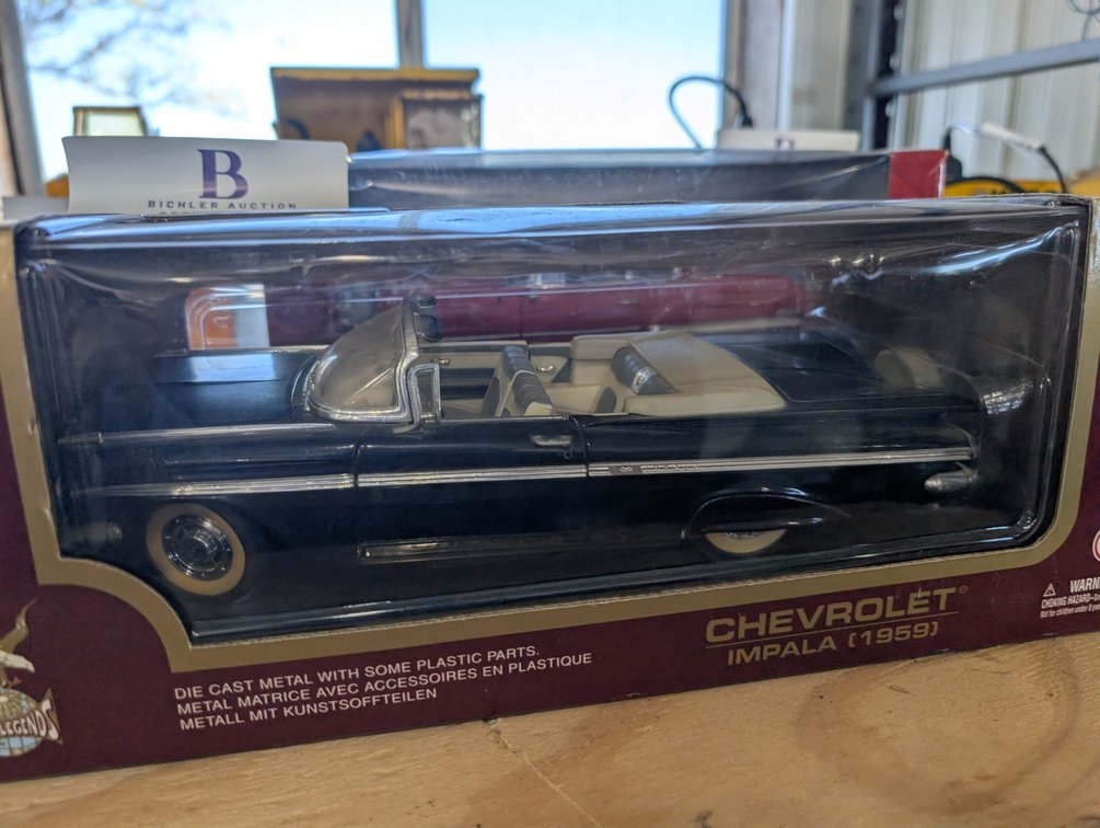 1:18 Scale Collectibles