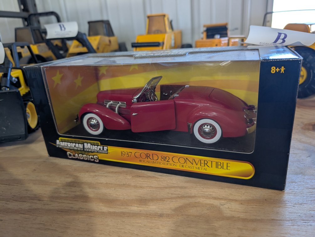 1:18 Scale Collectibles