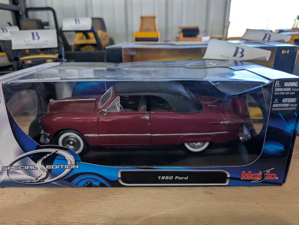 1:18 Scale Collectibles
