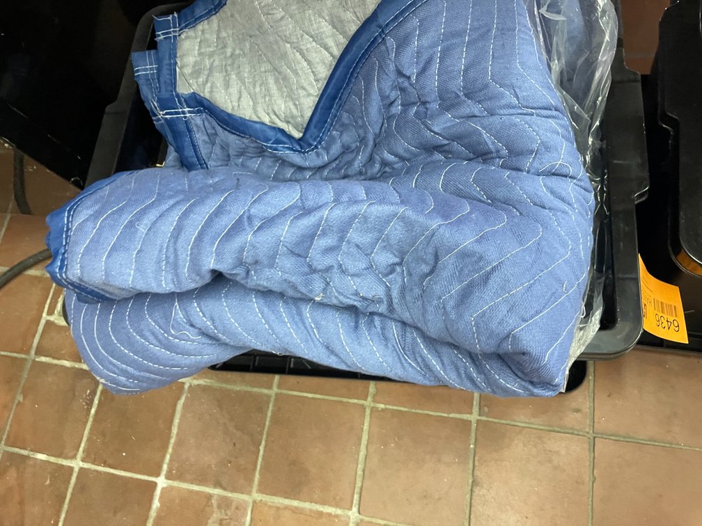 (3) Packing Blankets