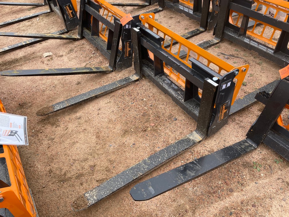 LandHonor Skid Steer Pallet Fork Frame Attachment