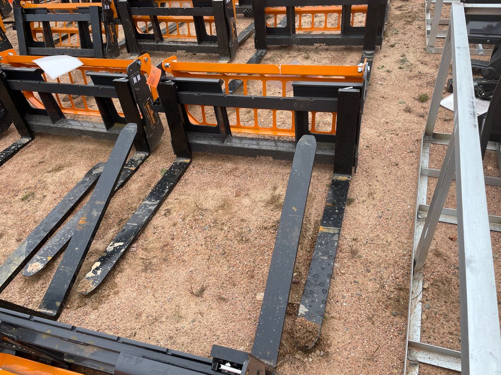 LandHonor Pallet Fork Frame Attachment