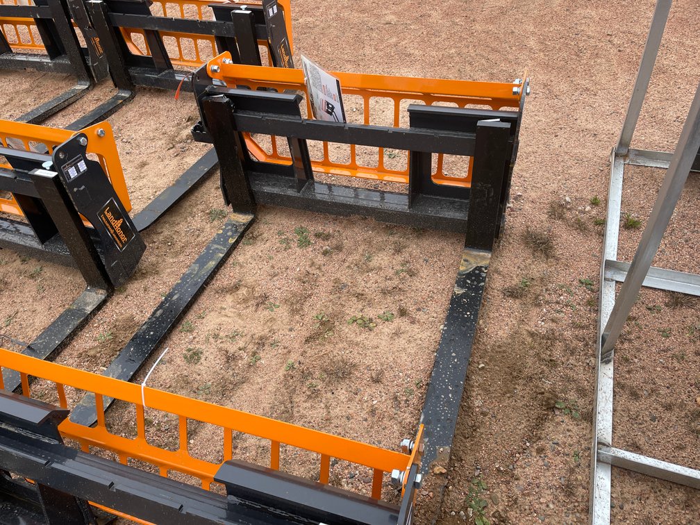 LandHonor Pallet Fork Frame Attachment