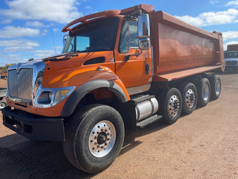 2004 International 7600 Quad Axle Dump Truck (Has WI Title)