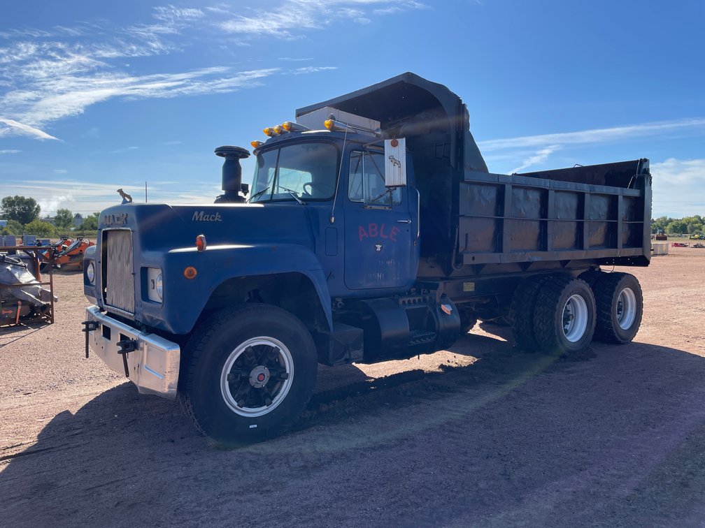 1977 Mack Tandem Dump Truck (Has WI Title)