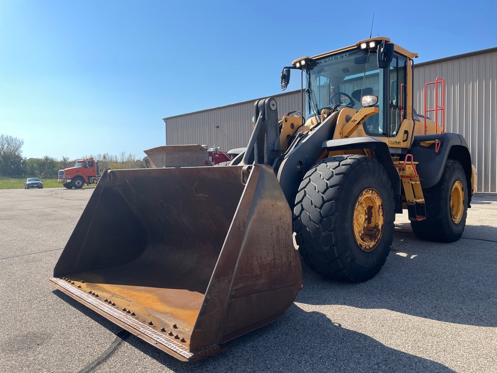 2017 Volvo L110H Wheel Loader with Bucket