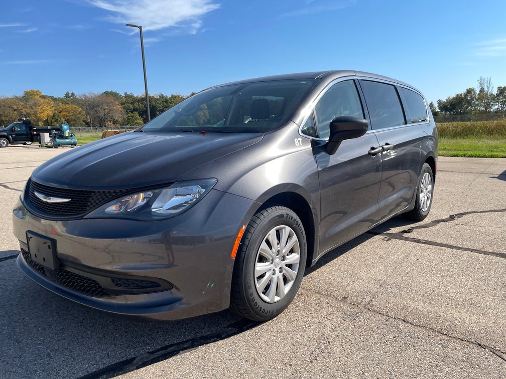 2021 Chrysler Voyager Mini Van (Has WI Title)