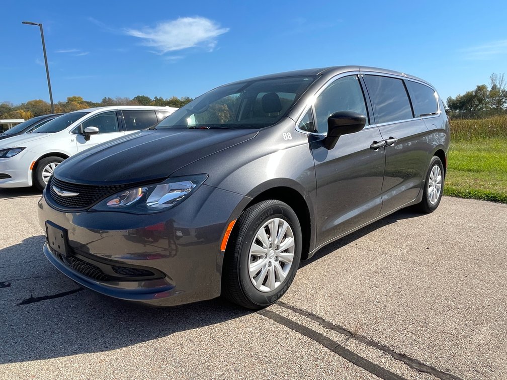 2021 Chrysler Voyager Mini Van (Has WI Title)