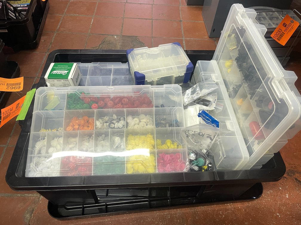 Tote of Body Clips