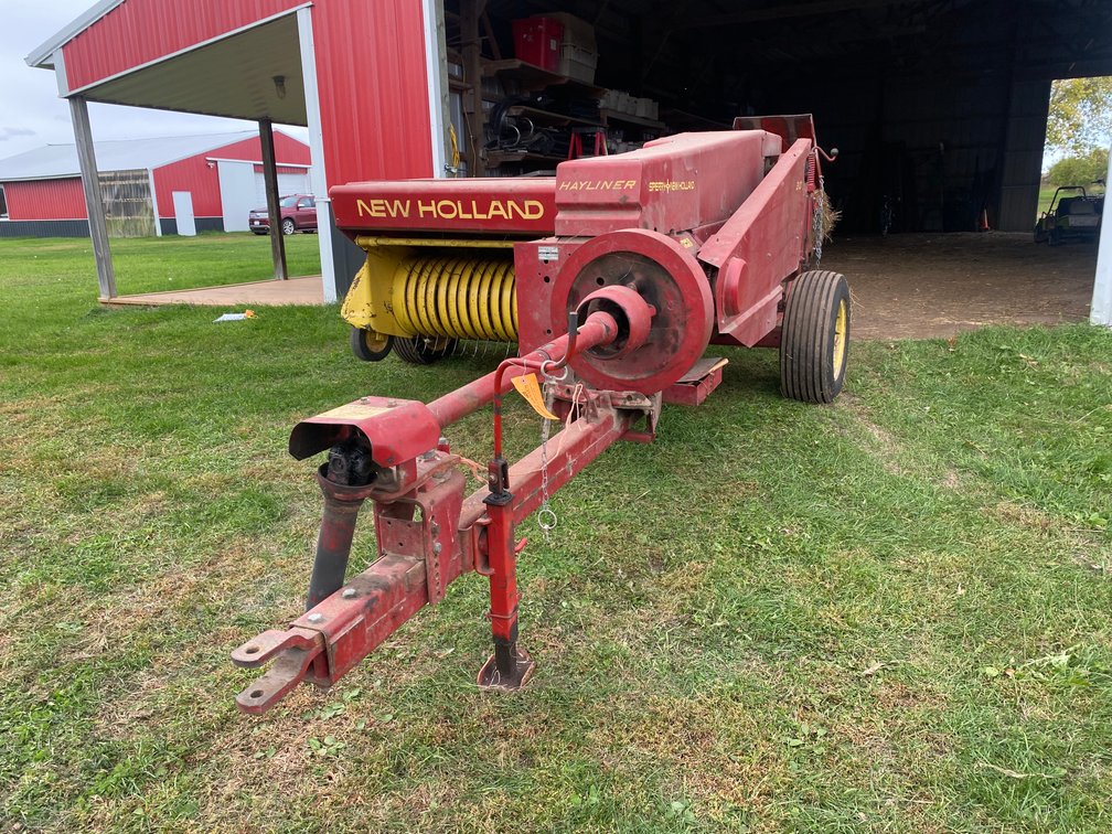 New Holland 310 Hayliner Small Square Baler