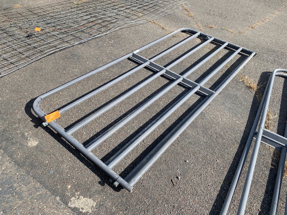 (2) Light Duty Cattle Panels