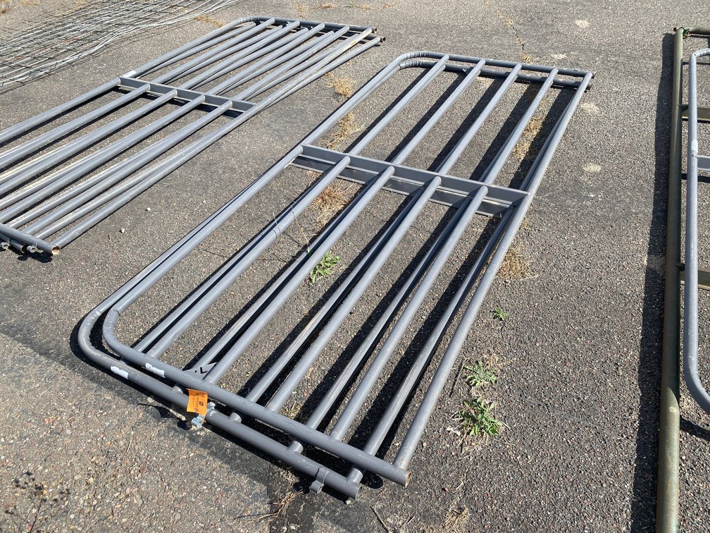(2) Light Duty Cattle Panels