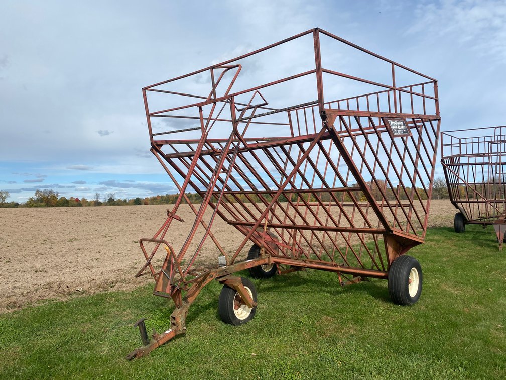 West Co. Pro Quality In-Line Hay Basket