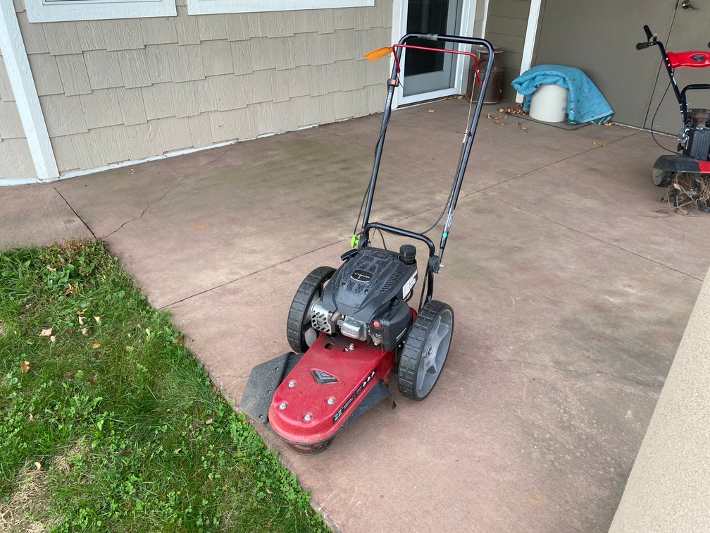 Earthquake M605 Walk Behind Mower