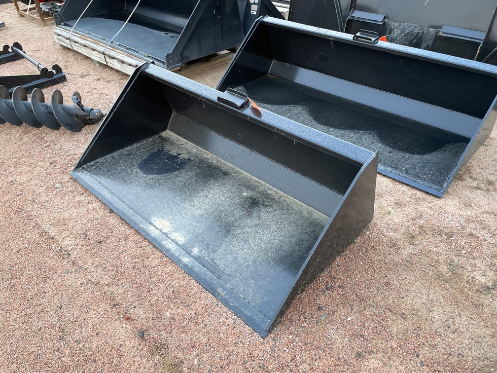 New KC 66" Bucket with Single Blade