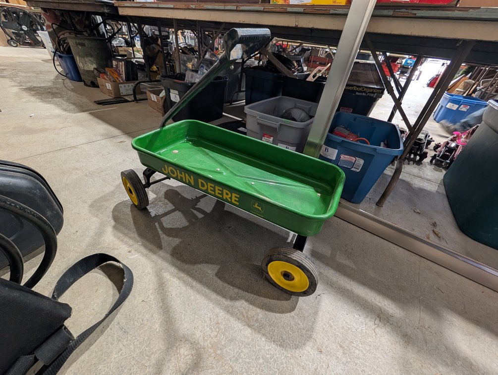 John Deere Wagon