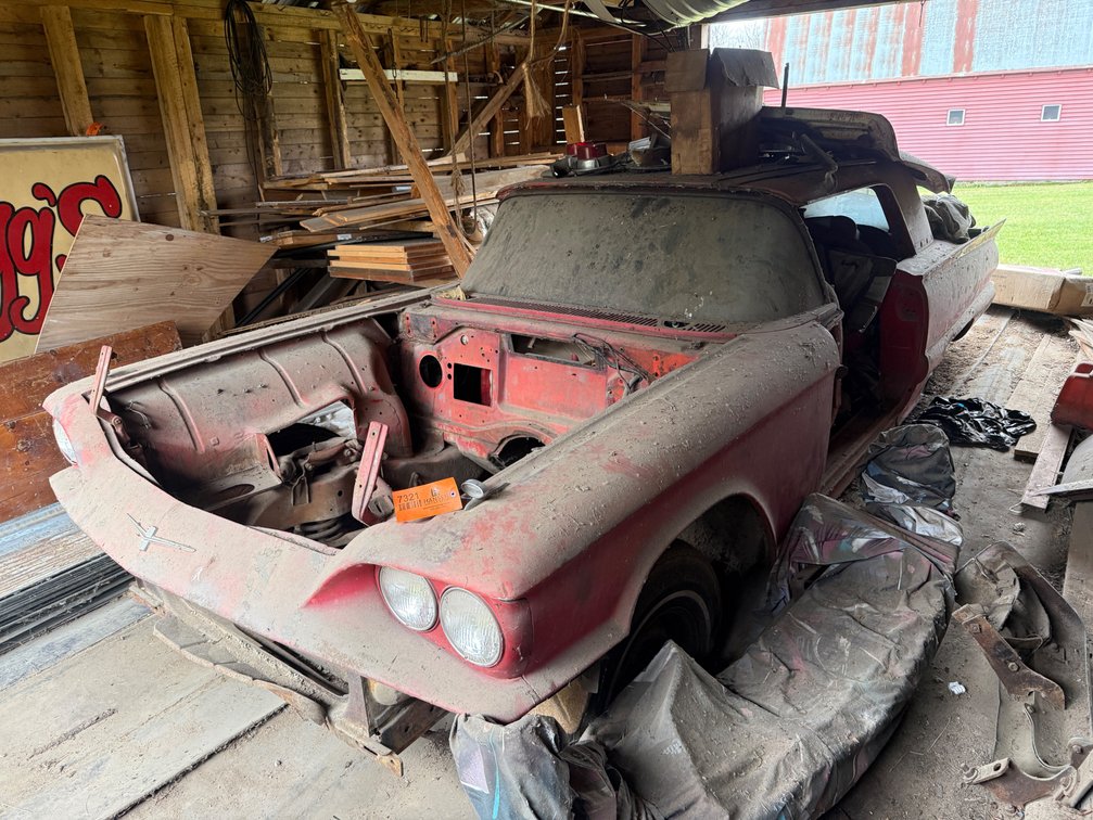 1960 Ford Thunderbird Coupe (Sells Parts Only)