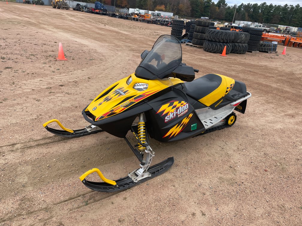 2004 MXZ 500ss Ski-Doo Snowmobile (Has Current Reg. Card)