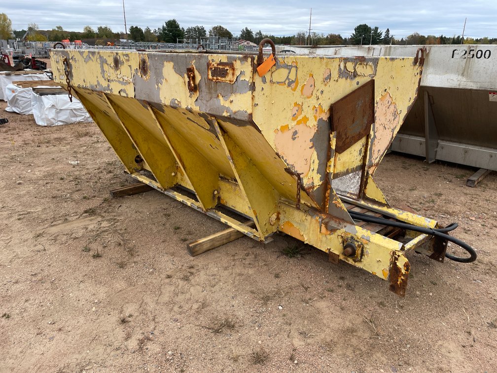 Painted Stainless Steel Truck Salter with Hydraulic Conveyor