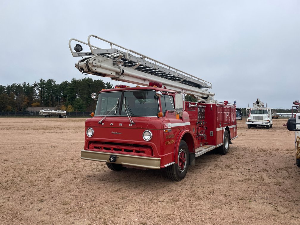1979 Ford 900-Fire Loader Truck (Title in Delay)