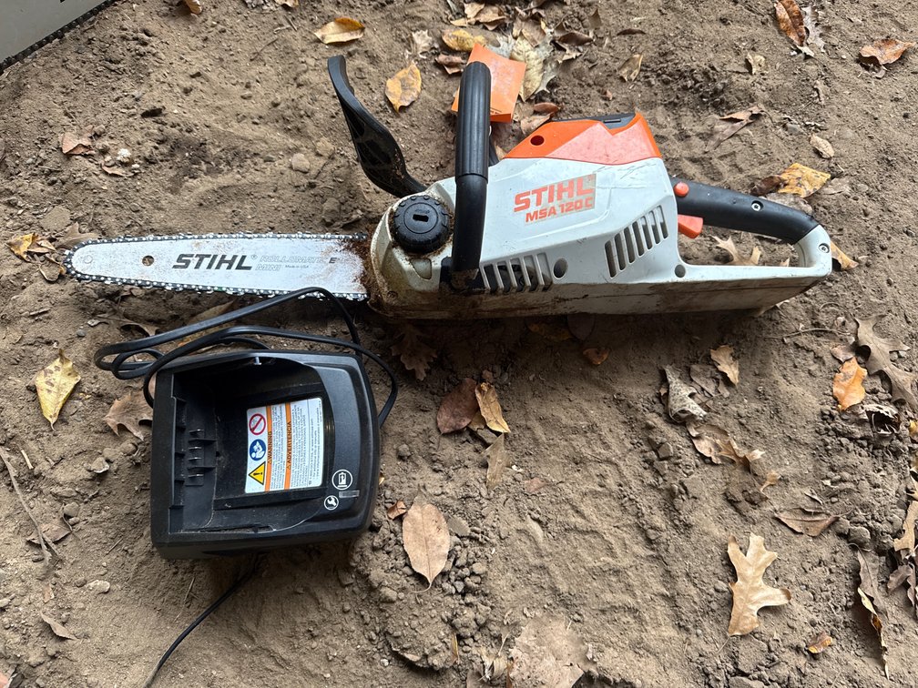 STIHL MSA 120 C Cordless Chainsaw with Battery and Charger