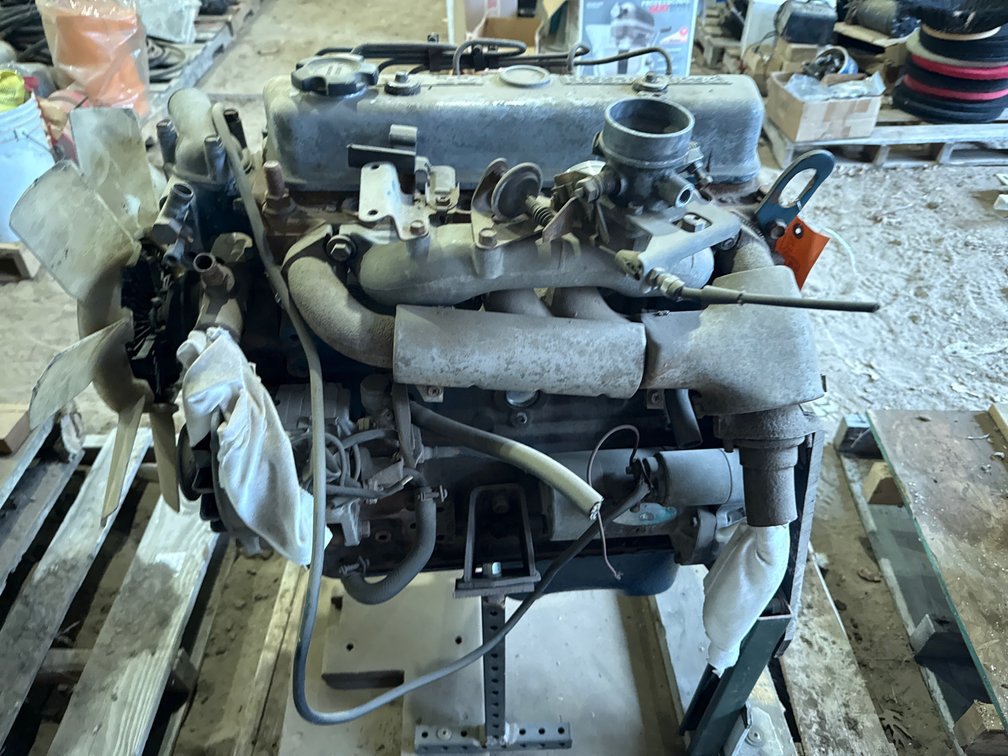 (1) Nissan Diesel SD 22 4 Cylinder Engine Assembly with Stand