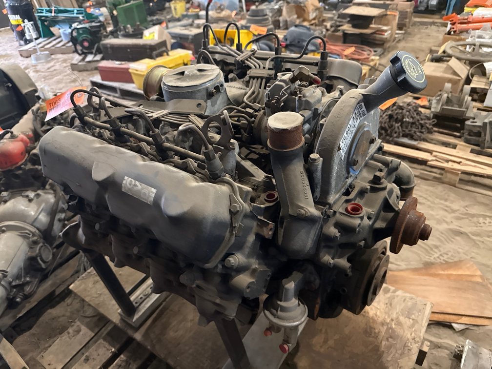 (1) Ford 7.3L IDI V8 Diesel Engine Assembly