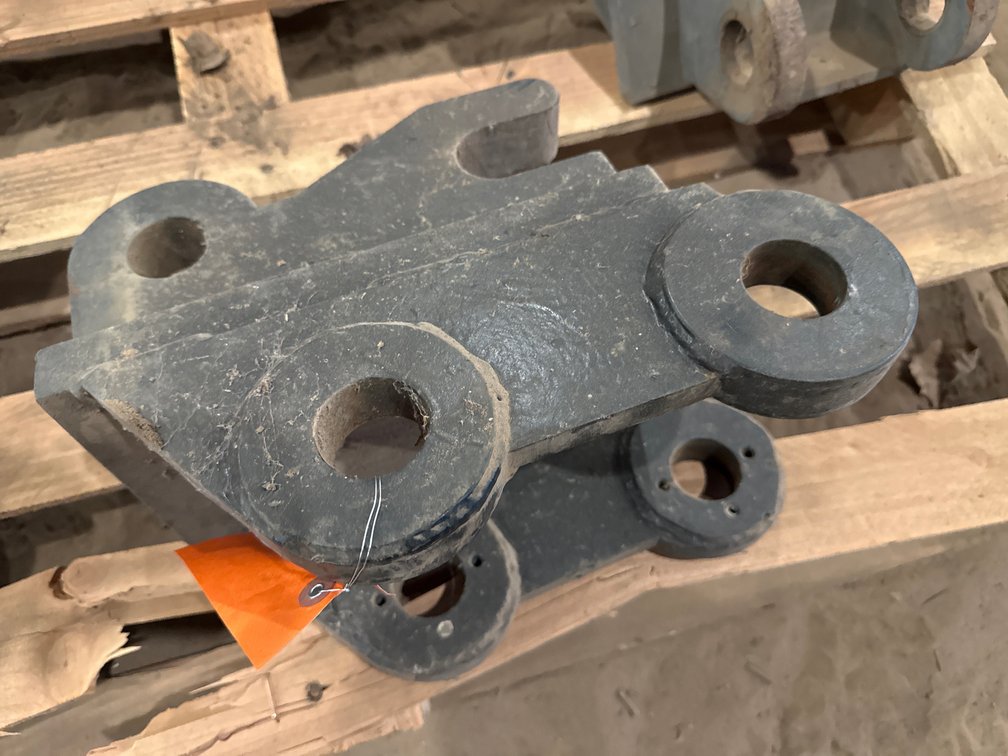 Heavy Duty Steel Equipment Mounting Bracket