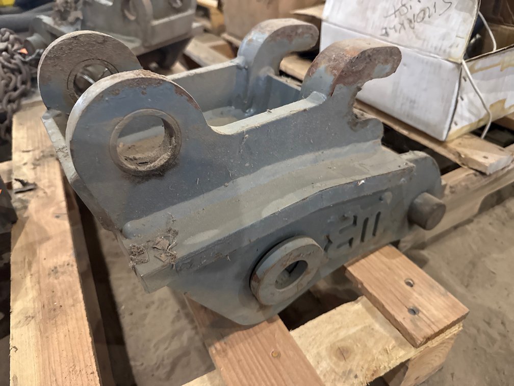 WB Heavy Equipment Coupler Bracket