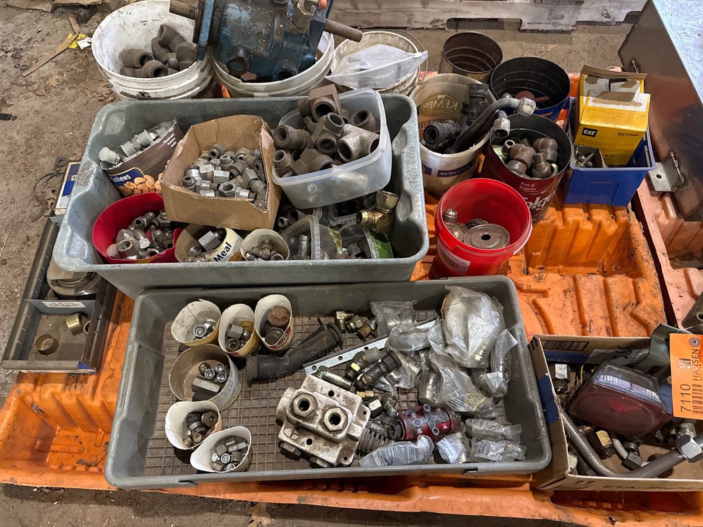 Hydraulic Pump with Pipe Fittings, Hydraulic Adapters, Hardware, and More