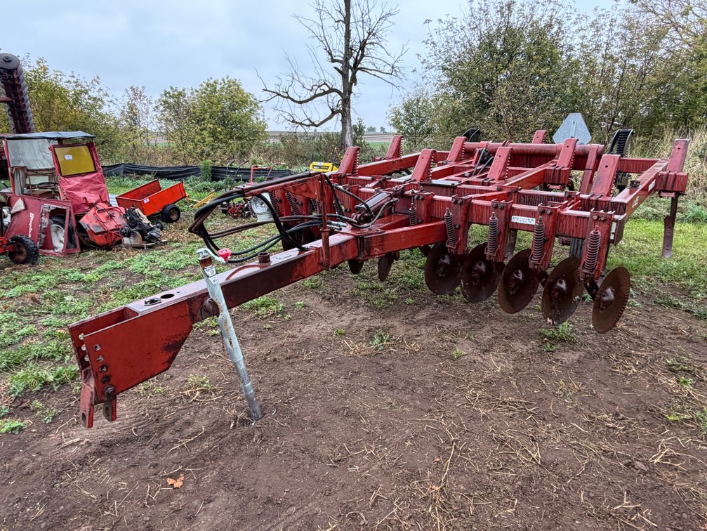 White 445 Chisel Plow